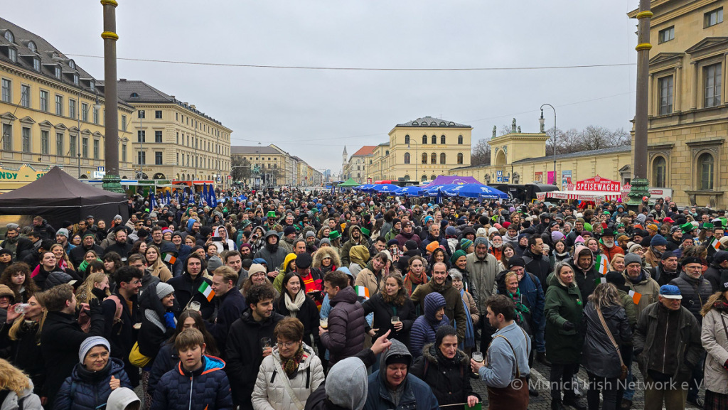 Pre-Parade-Party 2025 - Trotz des Wetters tolle Stimmung am Odeonsplatz